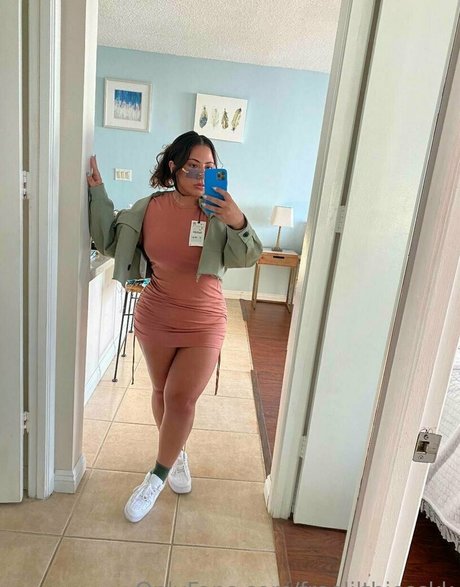 freelilthiccckk model nudes images