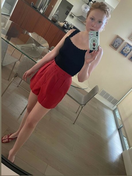 Molly Quinn hot pornstar images