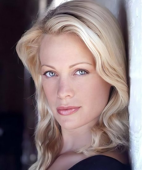 Alison Eastwood hd actress gallery