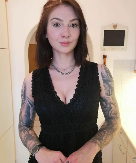 Lechl Sisters hot pornstar photos