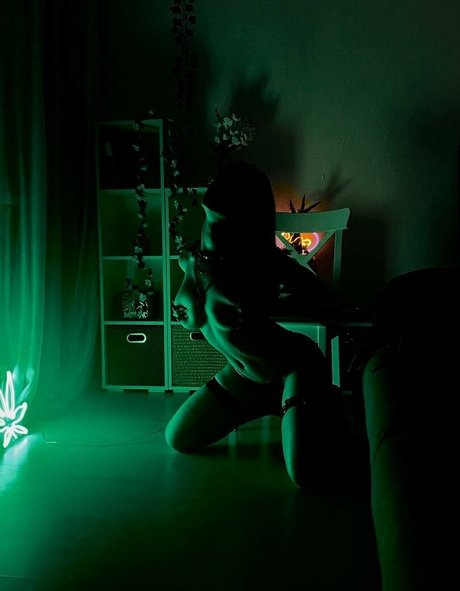 JenniferWilly naked star picture