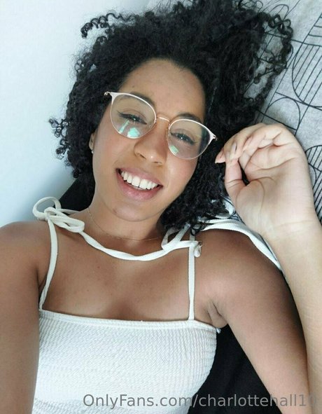 its charl0ttehall high quality model image