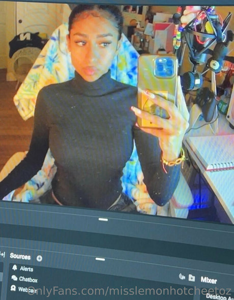 theultimatedeciever nudes star picture