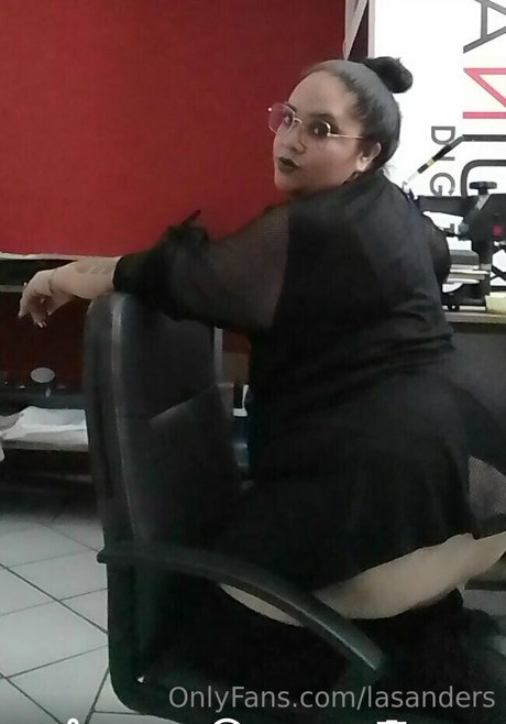 anabattory model sexy image