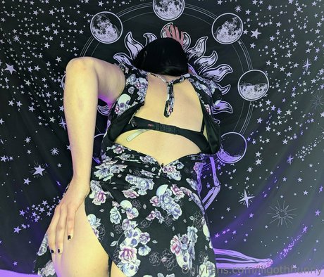 lilgothhunny star nude pictures