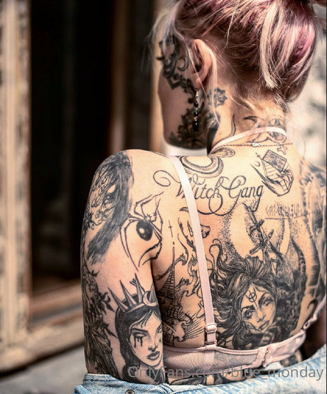 blue monday model nudes pic