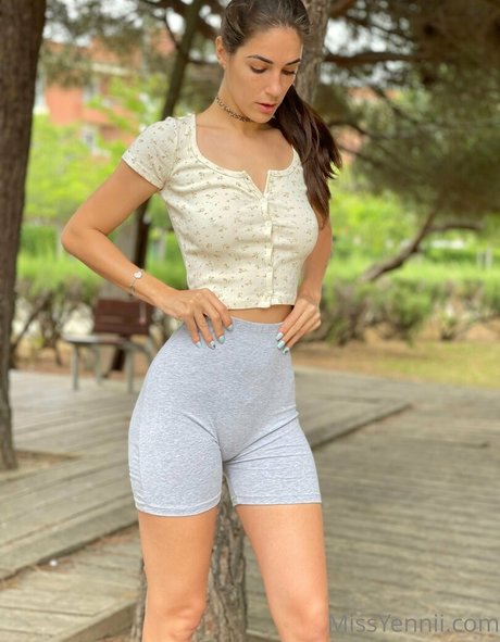 missyennii free beautiful model images