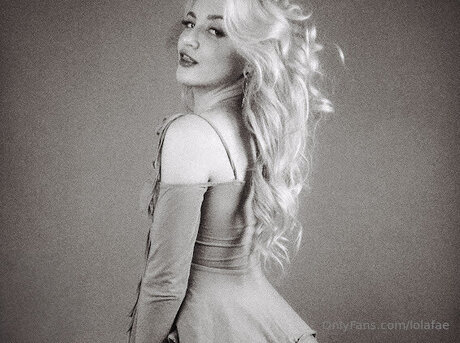 lolafae perfect pornstar photo