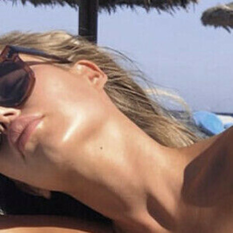 Felicia Aveklew erotic pornstar images