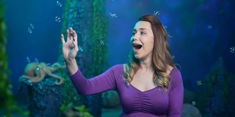 Elizabeth Zharoff beautiful actress img