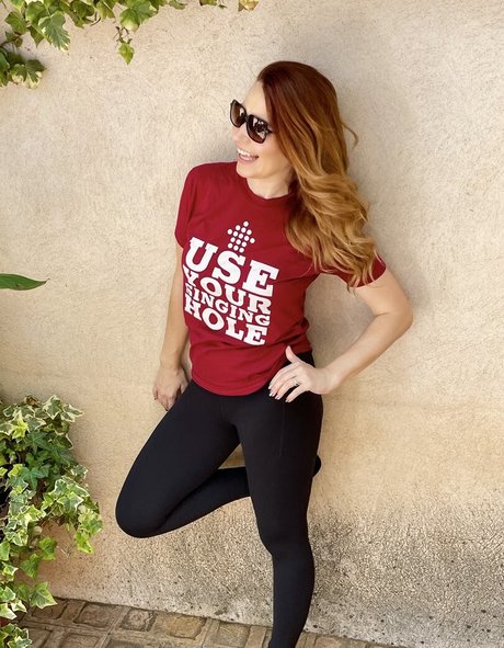 Elizabeth Zharoff free actress pictures