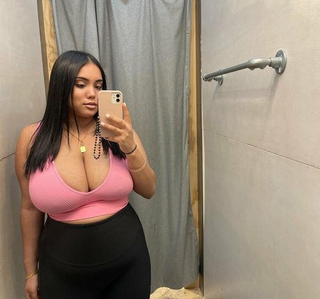 Yadamxox pornstar naked pictures