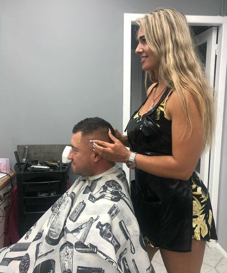 undressing onlyfans pretty photos