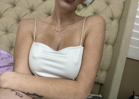 britneekayy pretty star photo