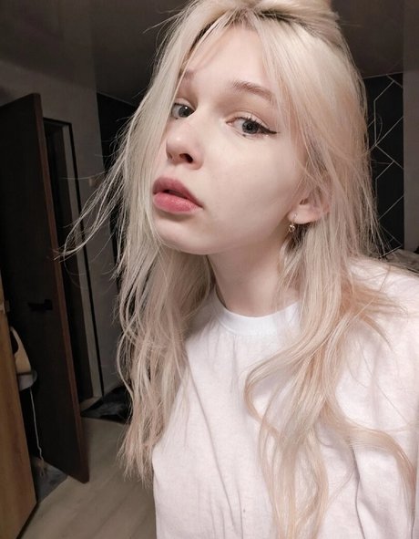 sadbabyvikki top model photo