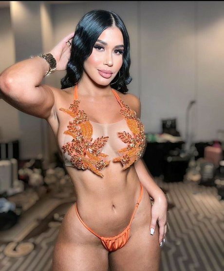 Roxana Ventura star erotic pics