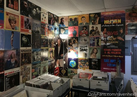 ravenhex3 star naked gallery