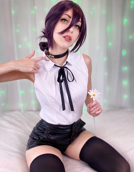 evvils model adult picture