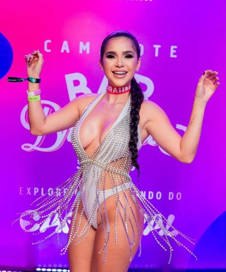 Gizelly Bicalho best model pic