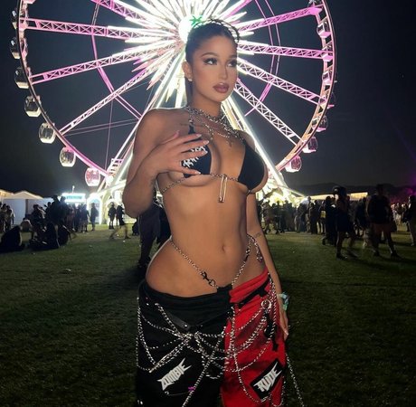 Stunnabby_ model adult pic