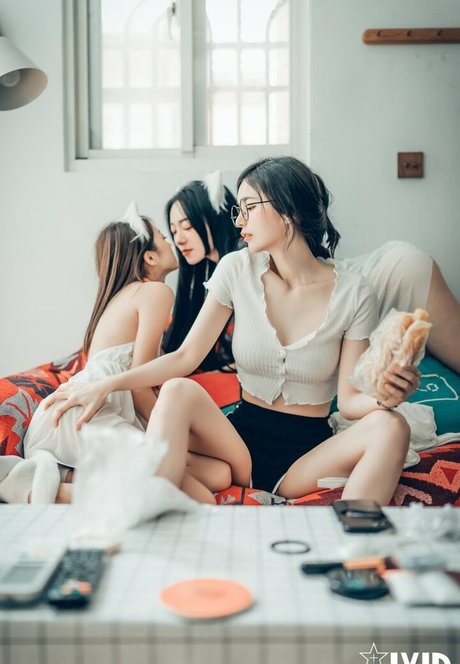 Tsai 919 model nudes picture