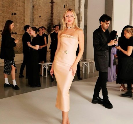 Kimberley Garner model pretty img