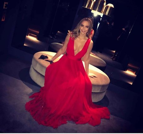 Jodie Comer Profile pic