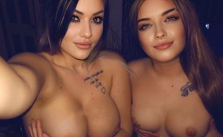 tinkonlyfansxo star nude img