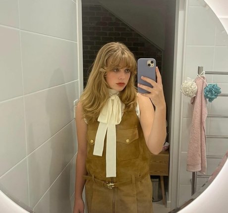 Teagan Croft naked pornstar gallery