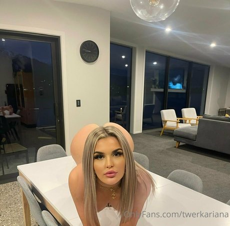 twerkariana Quick model image