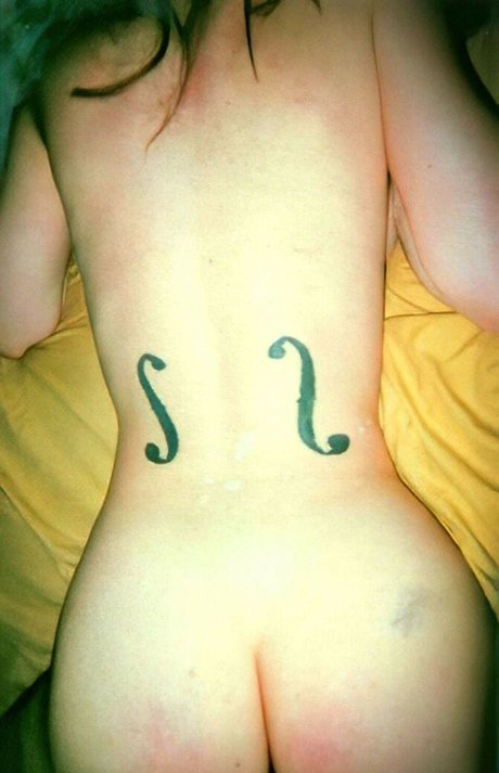 Julia Fox nudes star image