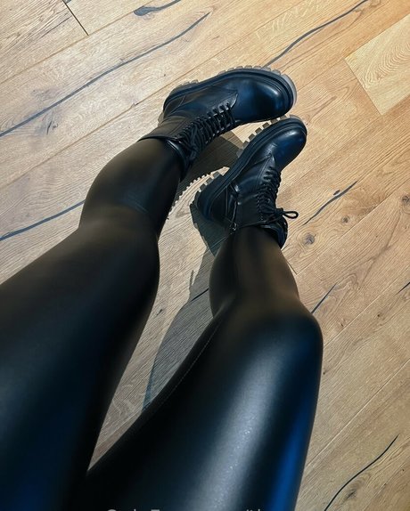 Missrage model erotic photos