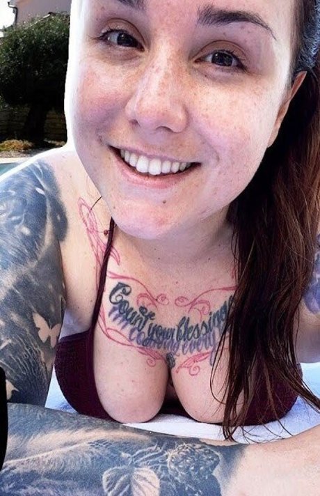 Missrage model erotic pic