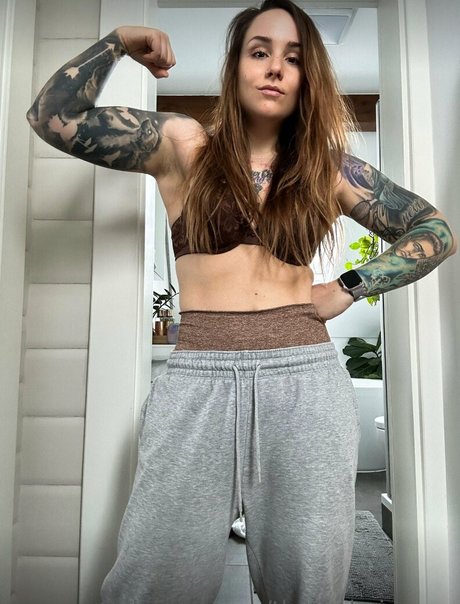 Missrage exclusive model pics