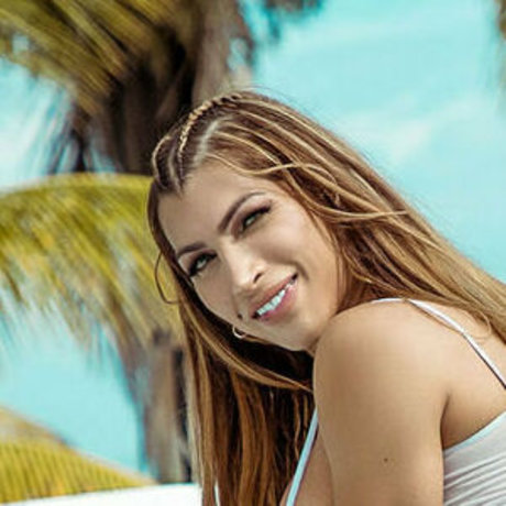 sofia maldonado model adult img