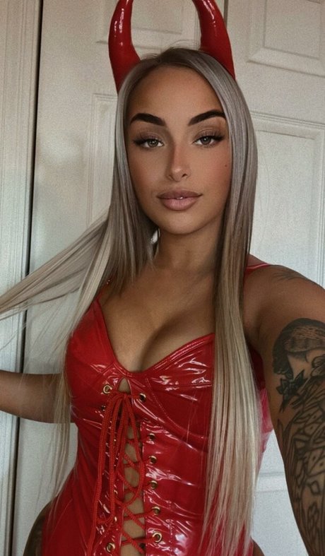 miami chelle adult model pic