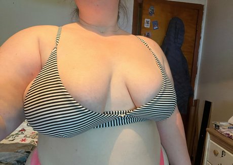 damned female erotic actress pictures