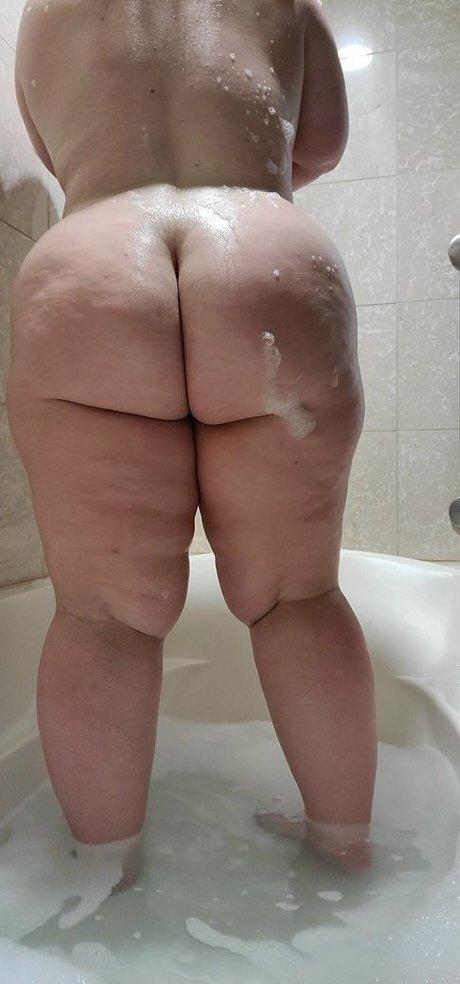 damned female art star pic