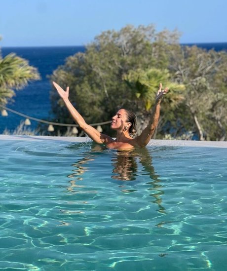 18 year old onlyfans sexy naked pic