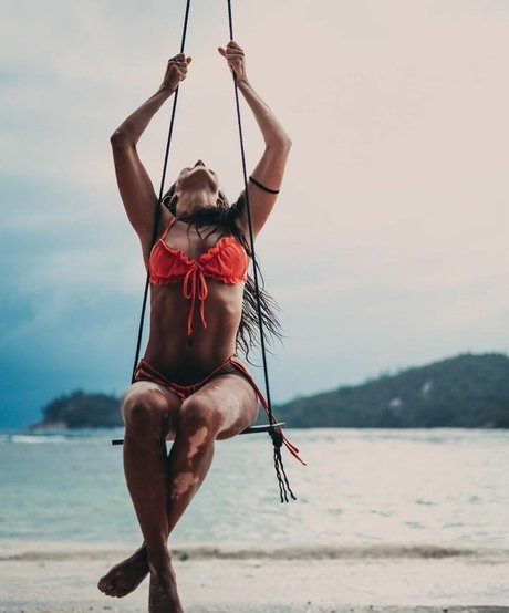 Bea Ortiz naked pornstar image