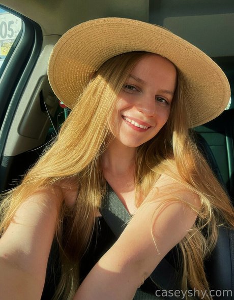 caseyshy top star photo