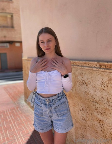 caseyshy nice actress pic