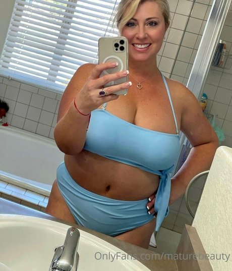 naked trans onlyfans exclusive pic