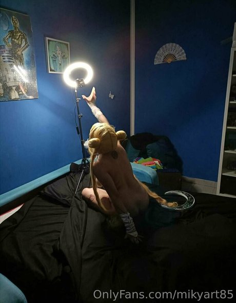 mikyart85 model adult pics