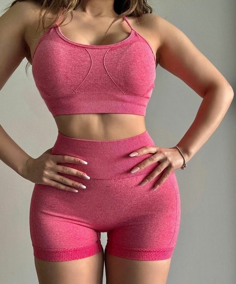 Kardelen Toprak naked actress gallery