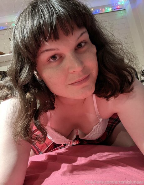 artemislunaaa model nudes photo