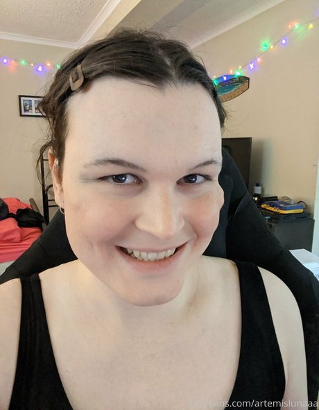 artemislunaaa star nudes picture