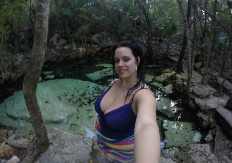 Kinsey Osborn star sexy pics