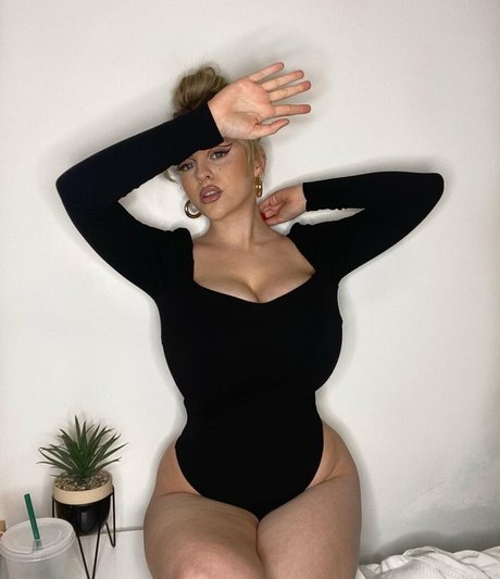 Amber Rose Brightman porn star pics