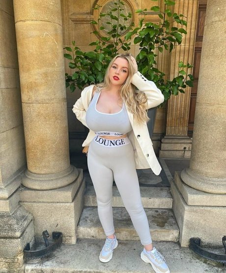 Amber Rose Brightman erotic actress img